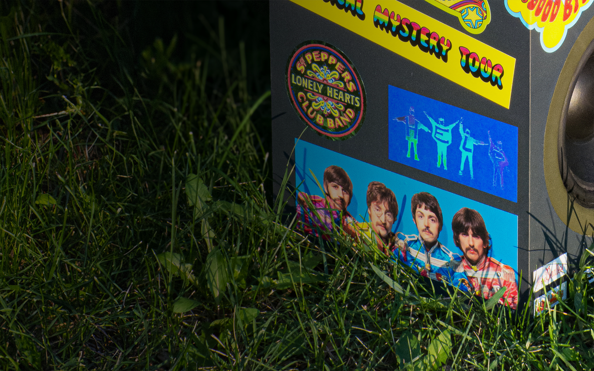Day Tripper Car – Apply Stickers